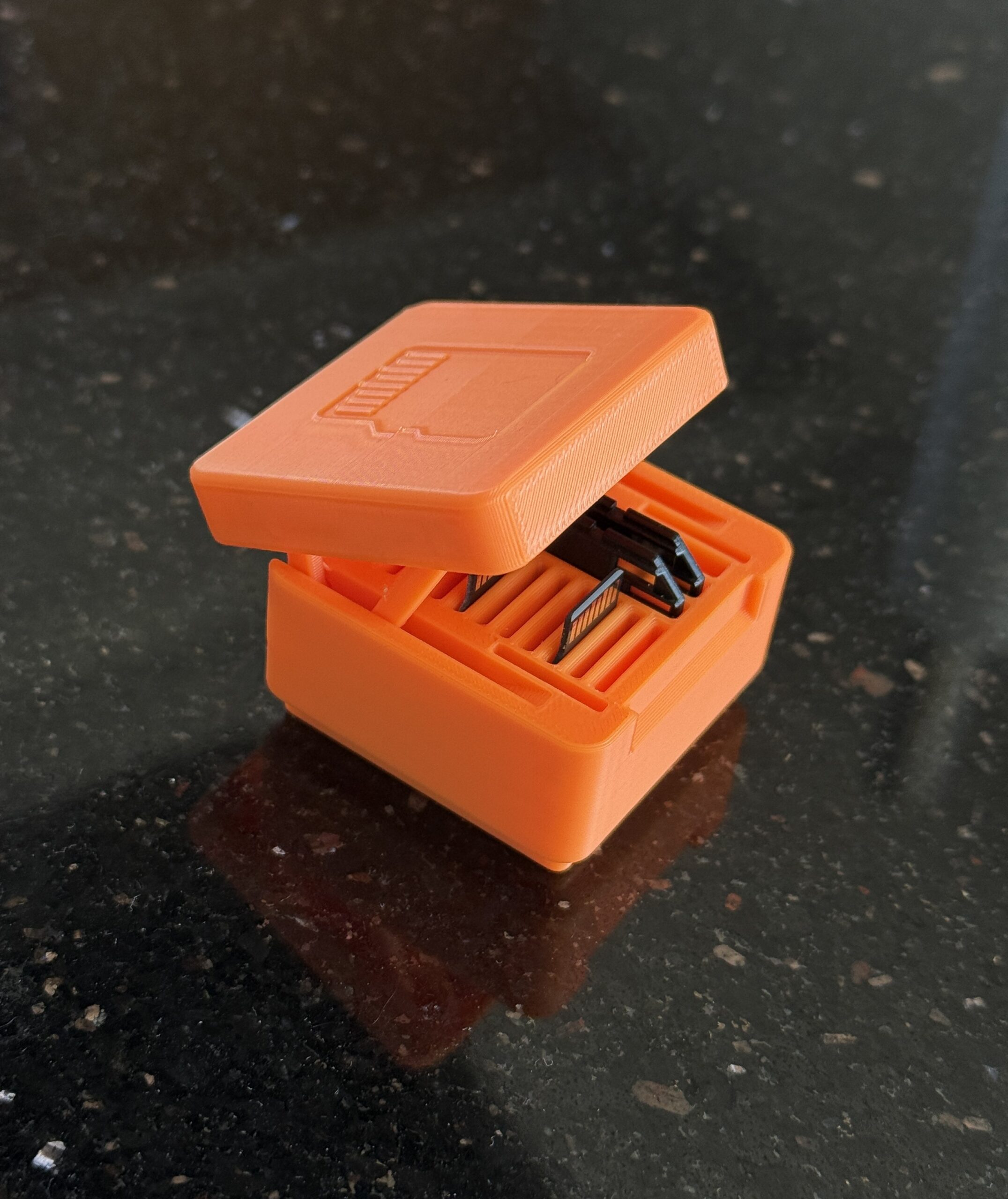 Mini skrzynka / organizer na karty microSD i SD – gadżeciarski, kompaktowy i stylowy - obrazek 6