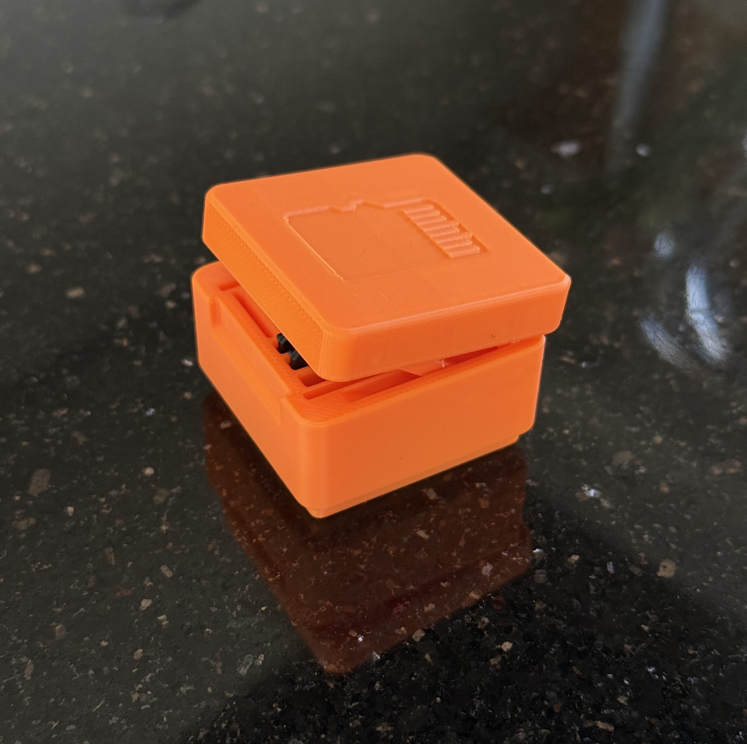 Mini skrzynka / organizer na karty microSD i SD – gadżeciarski, kompaktowy i stylowy - obrazek 4