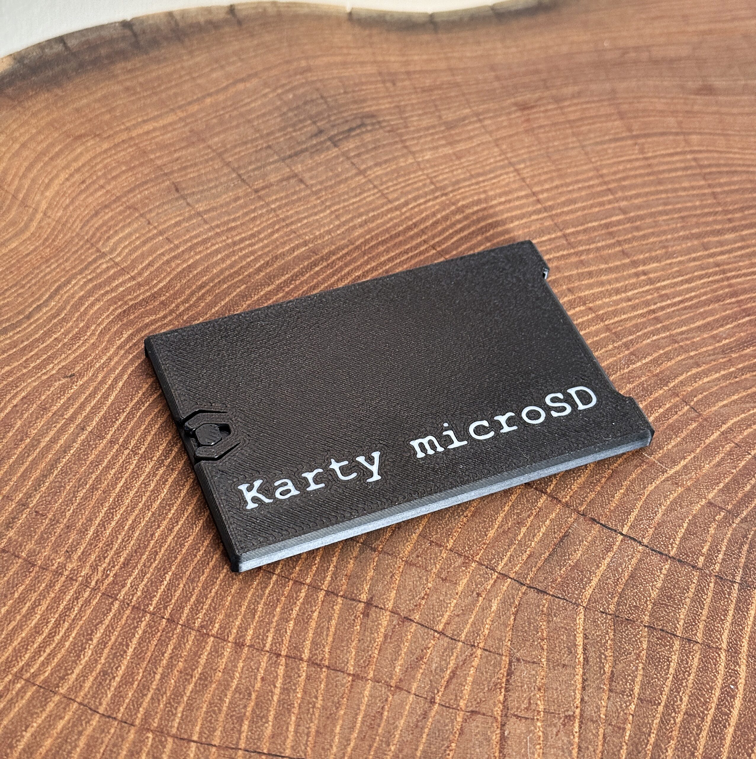 Etui na karty microSD – kieszonkowy organizer na 8 kart + adapter SD - obrazek 2