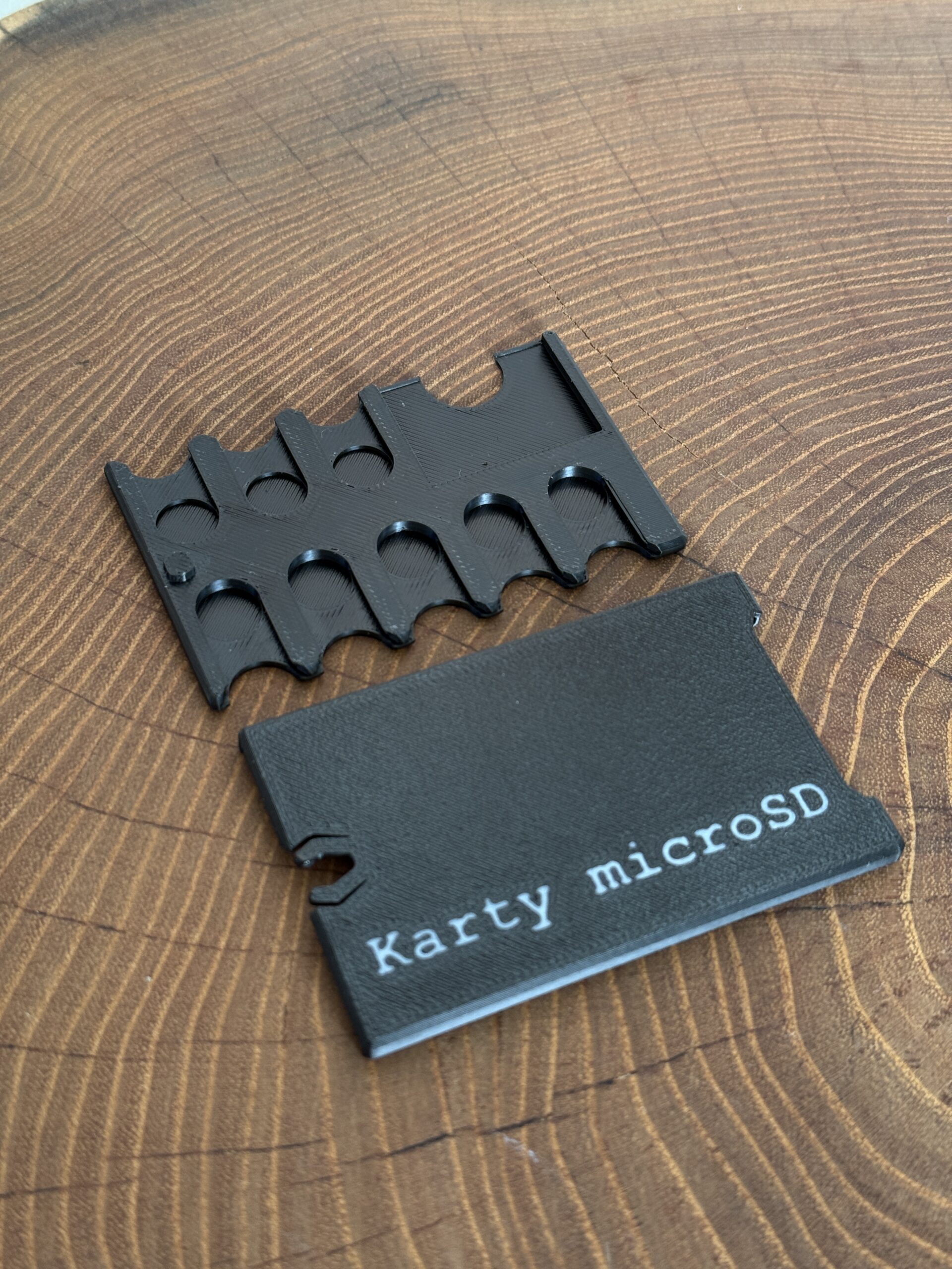 Etui na karty microSD – kieszonkowy organizer na 8 kart + adapter SD - obrazek 6