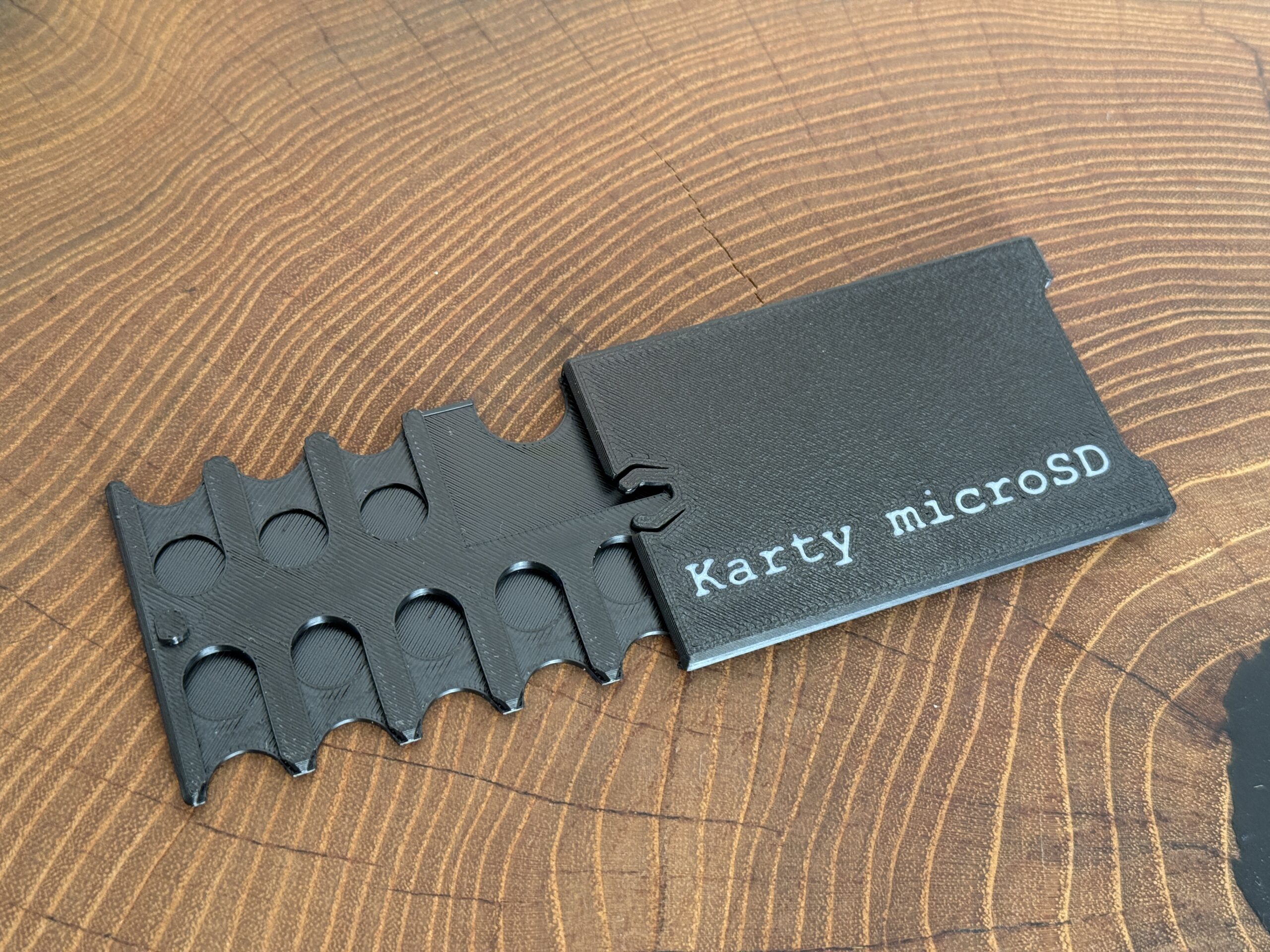 Etui na karty microSD – kieszonkowy organizer na 8 kart + adapter SD - obrazek 7