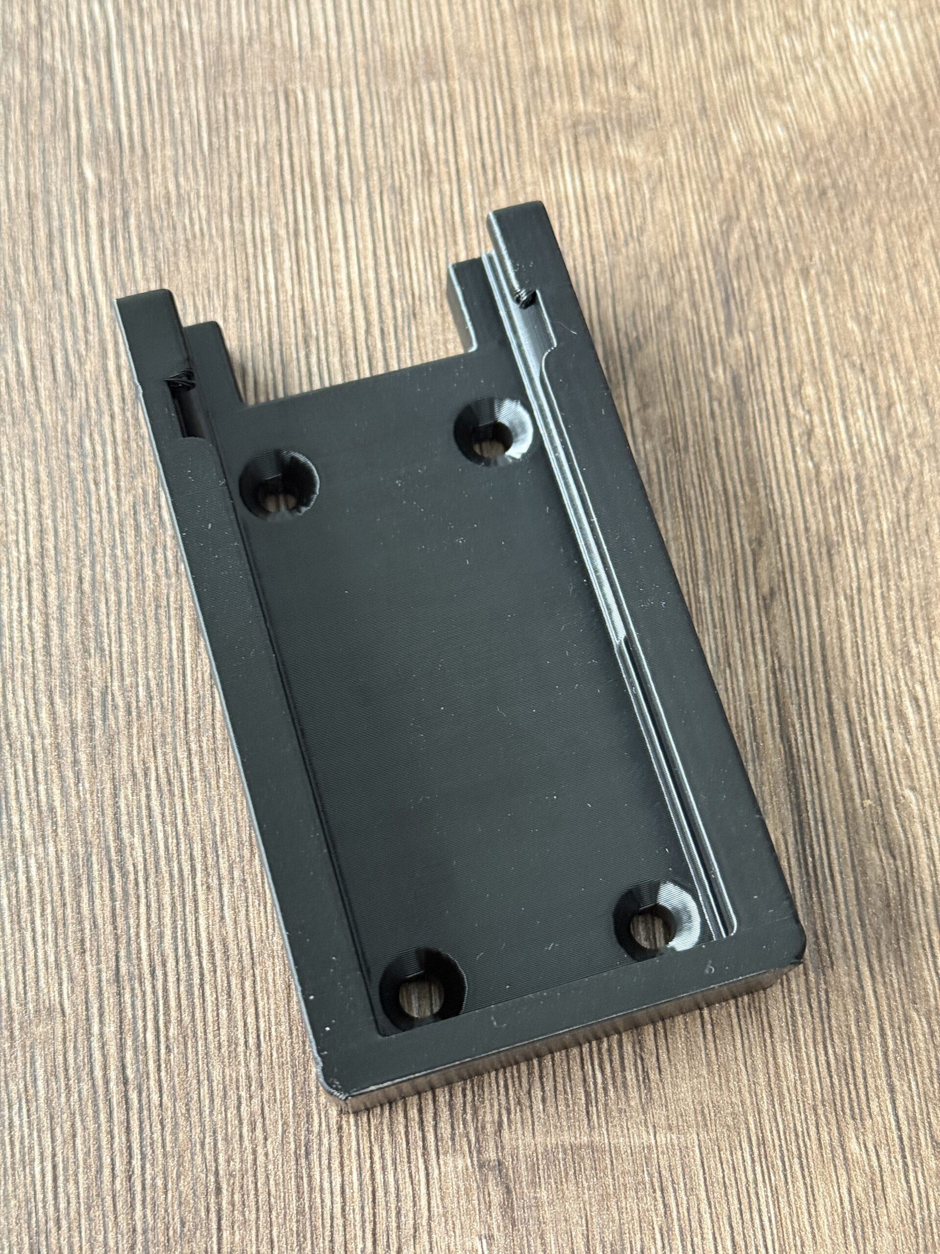 Uchwyt na akumulator Festool 18V – Mocny, Niezawodny i Prosty! - obrazek 2