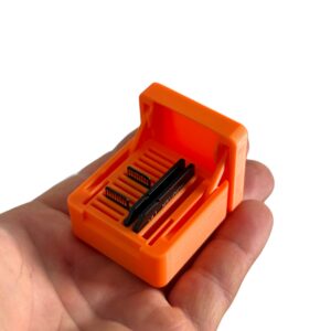 Mini skrzynka / organizer na karty microSD i SD – gadżeciarski, kompaktowy i stylowy