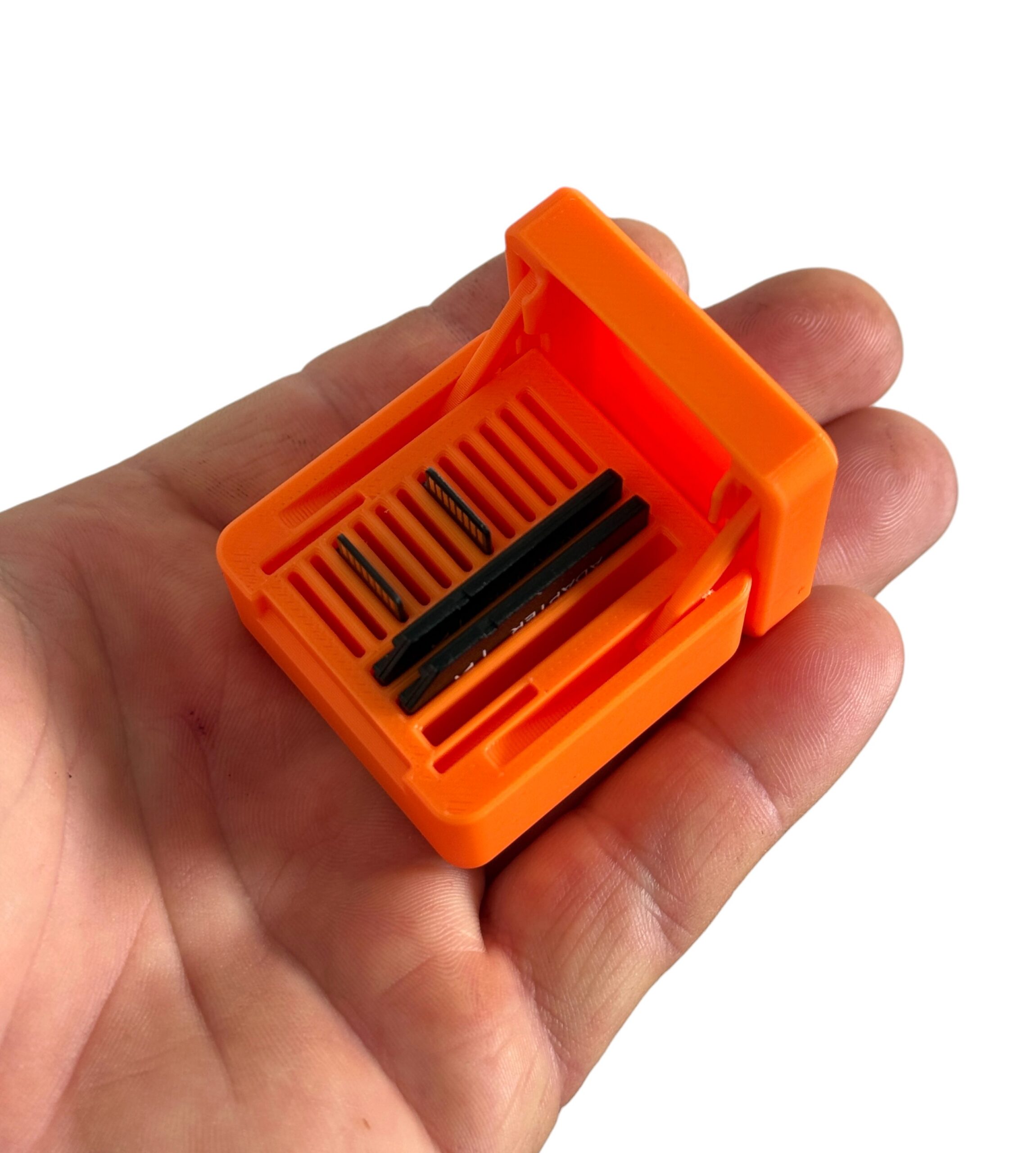 Mini skrzynka / organizer na karty microSD i SD – gadżeciarski, kompaktowy i stylowy - obrazek 2