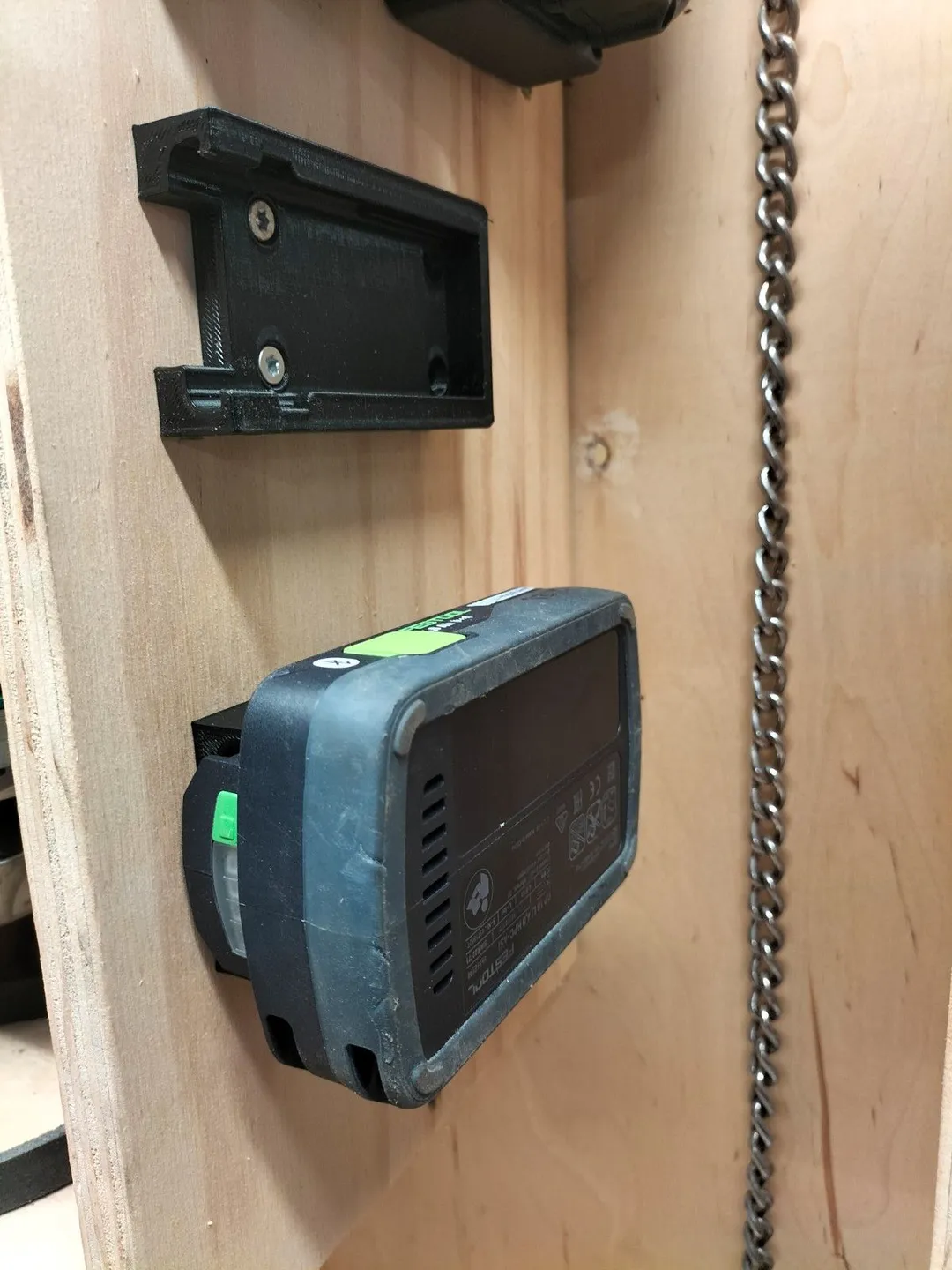 Uchwyt na akumulator Festool 18V – Mocny, Niezawodny i Prosty! - obrazek 9