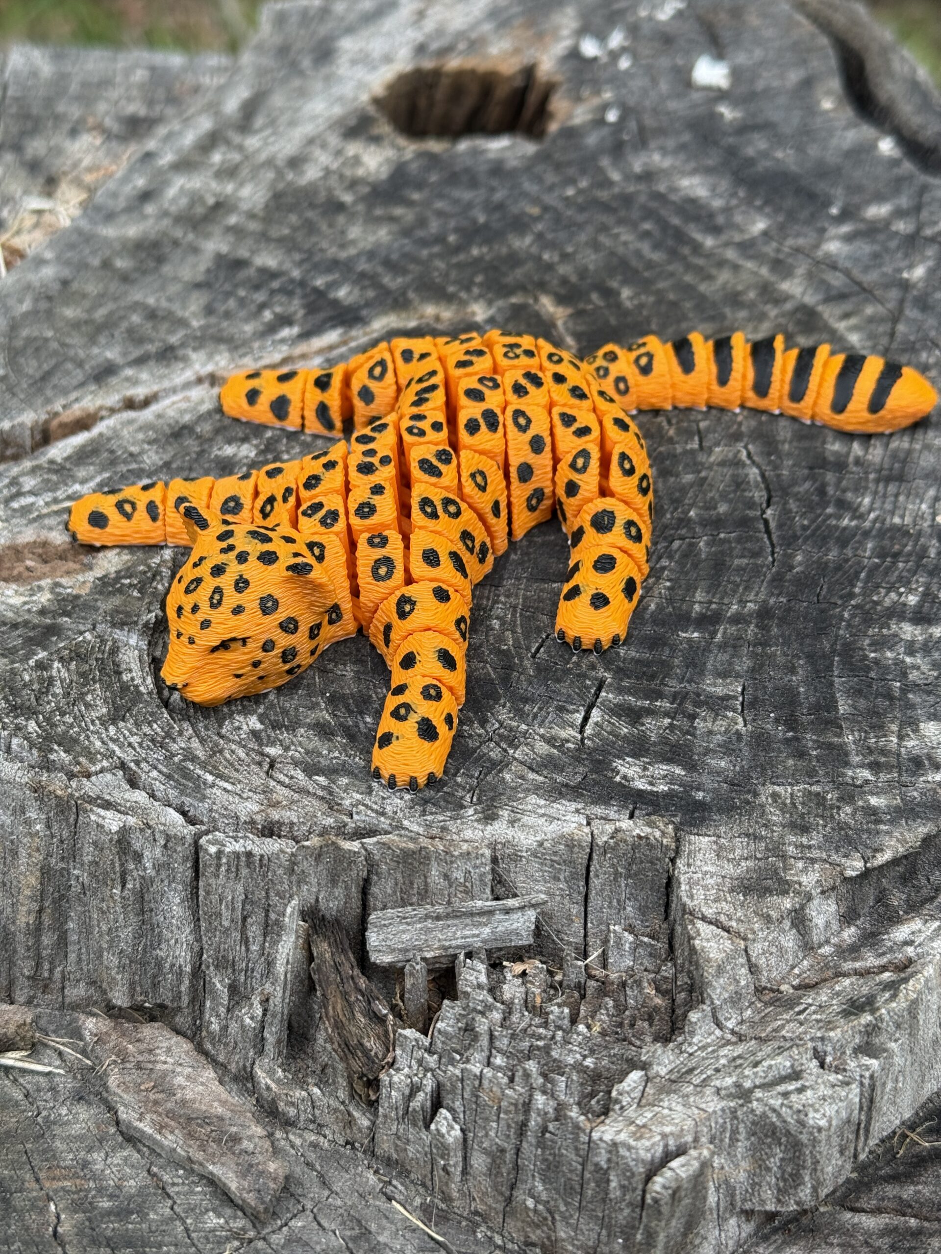 Lampart Plamisty 3D – Segmentowa, Ruchoma Figurka, zabawka - obrazek 11