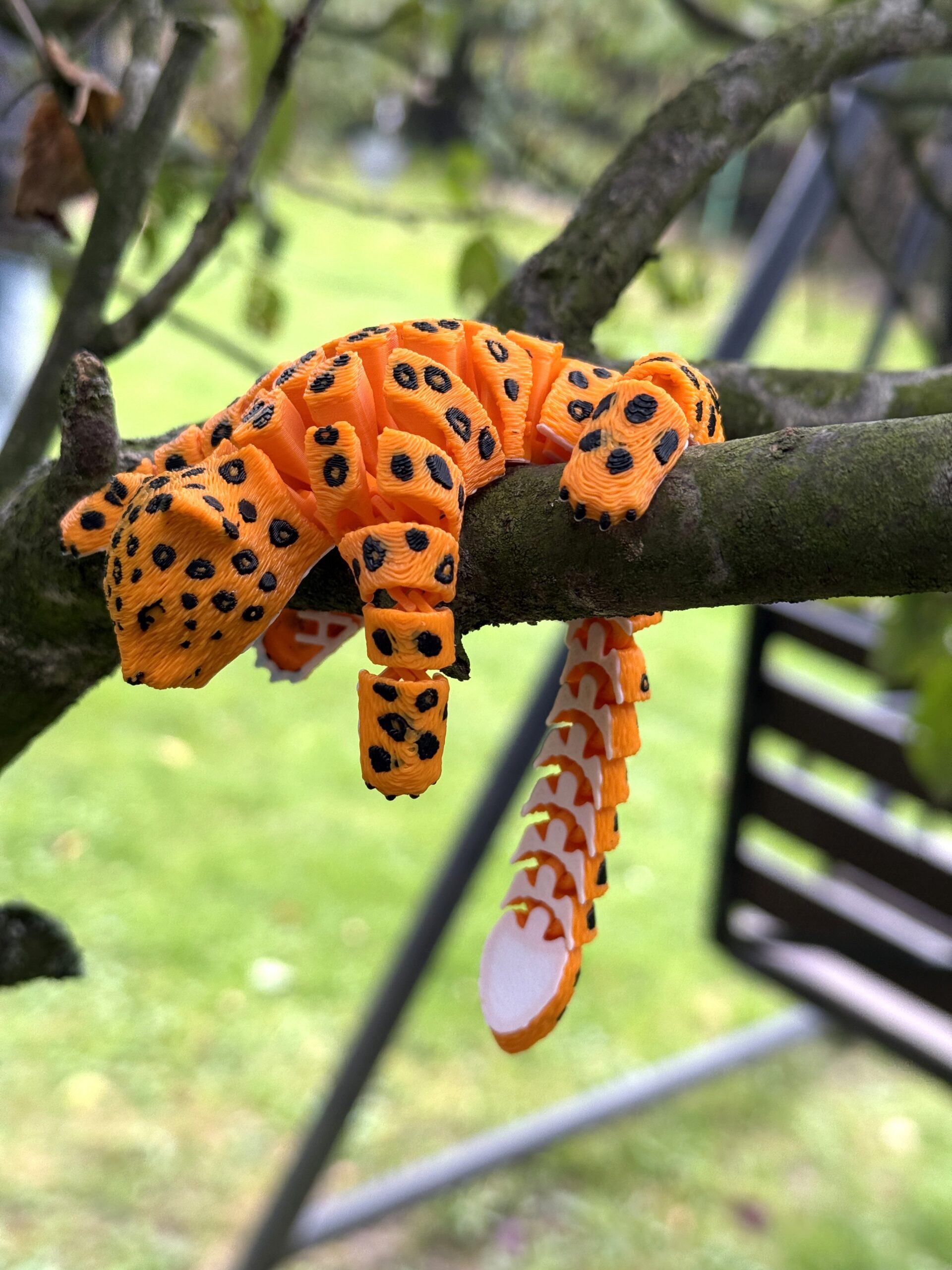 Lampart Plamisty 3D – Segmentowa, Ruchoma Figurka, zabawka - obrazek 14