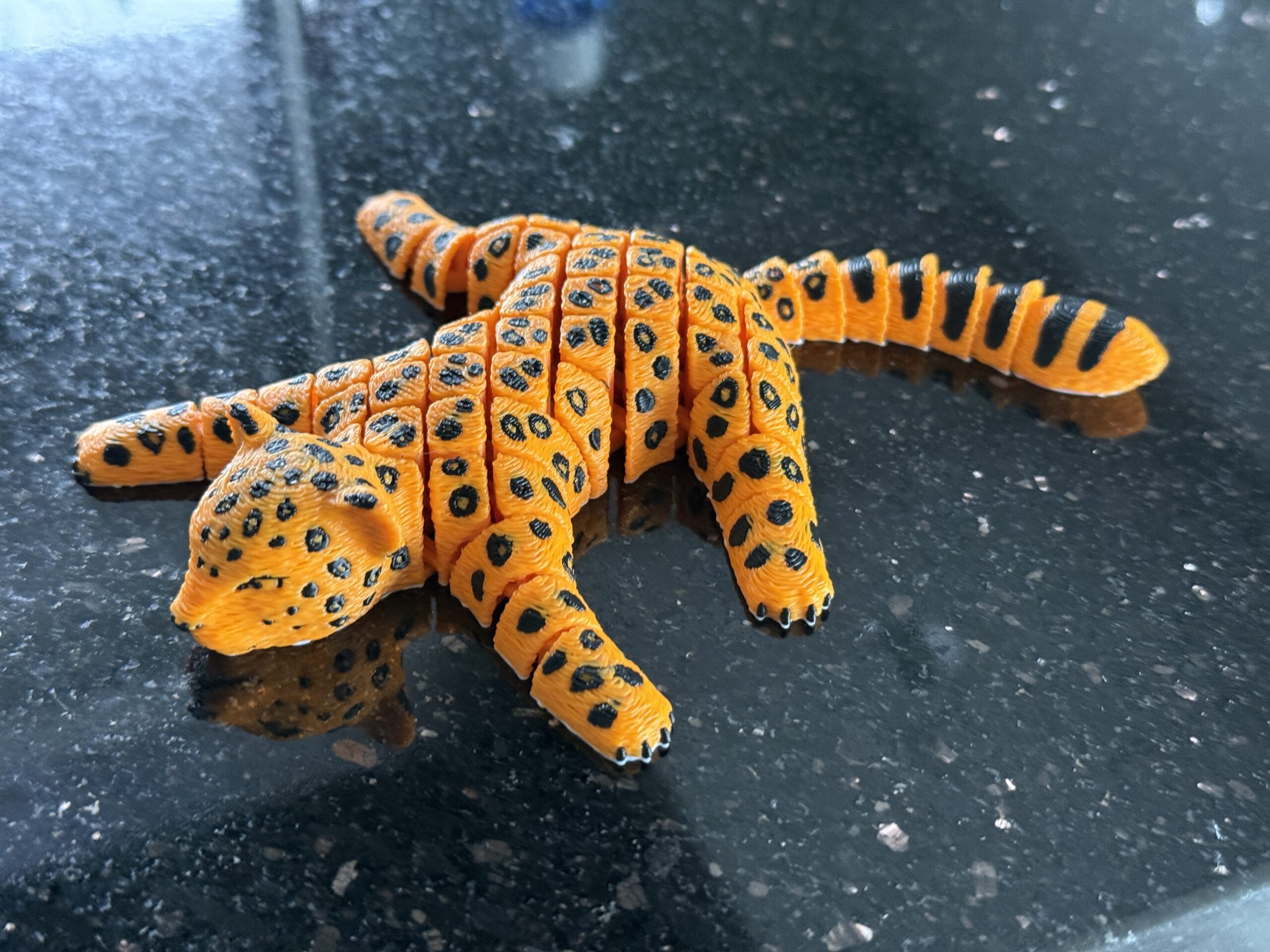 Lampart Plamisty 3D – Segmentowa, Ruchoma Figurka, zabawka - obrazek 16