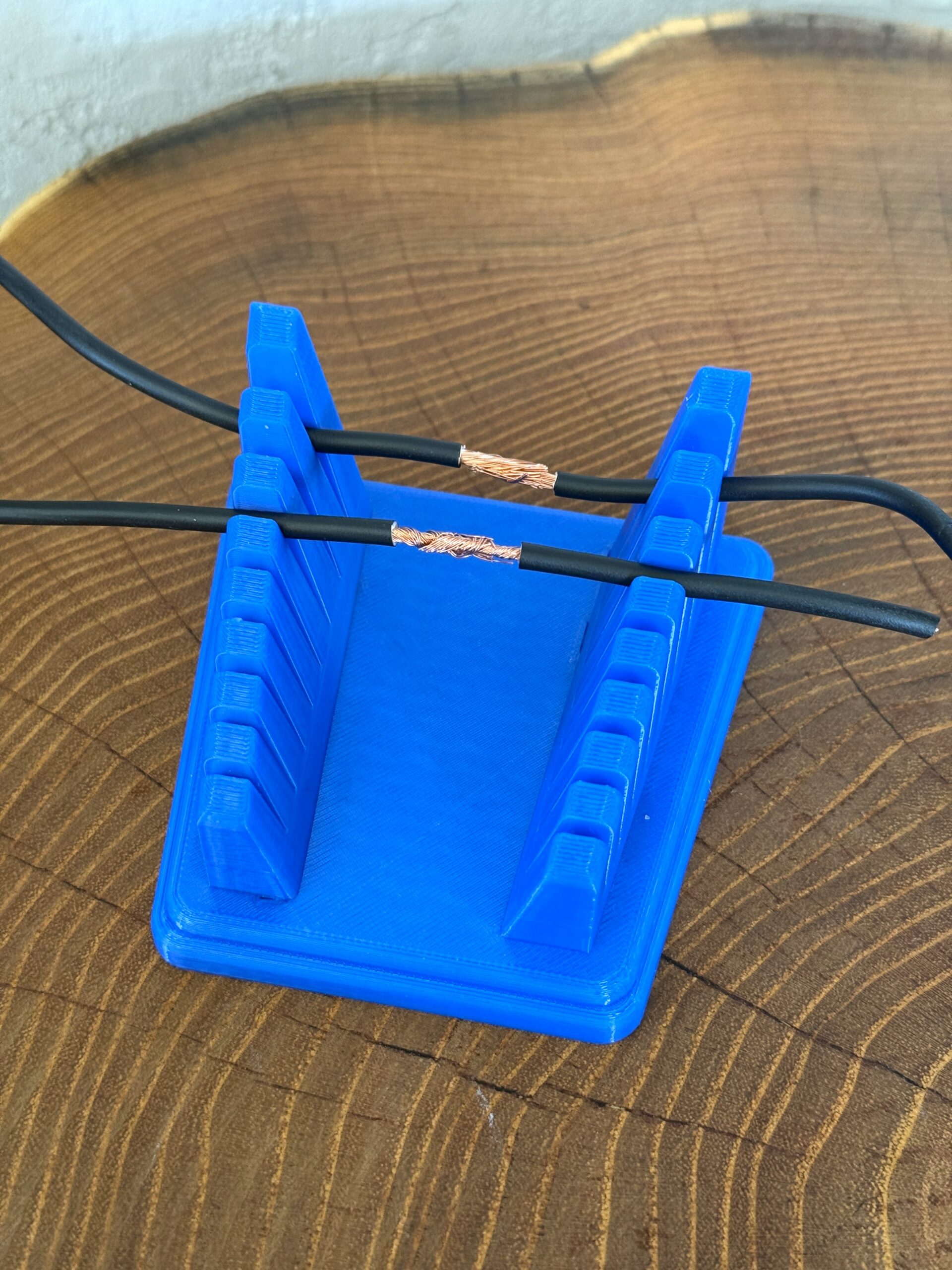 Solidny uchwyt lutowniczy „Trzecia ręka” do kabli – PETG |na 8 przewodów - obrazek 6