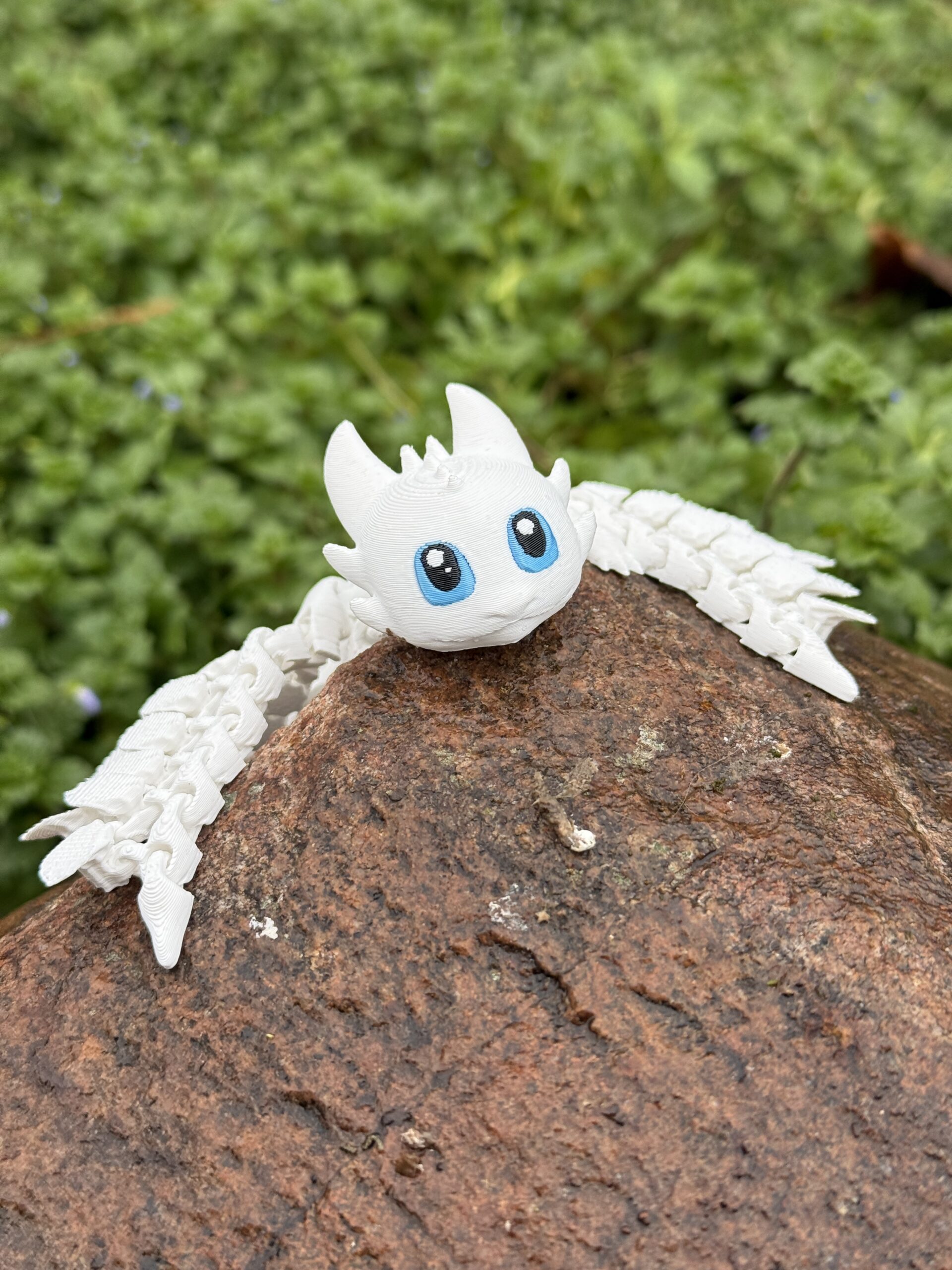 Biała Furia 3D – przegubowa figurka inspirowana „Jak wytresować smoka” - obrazek 4