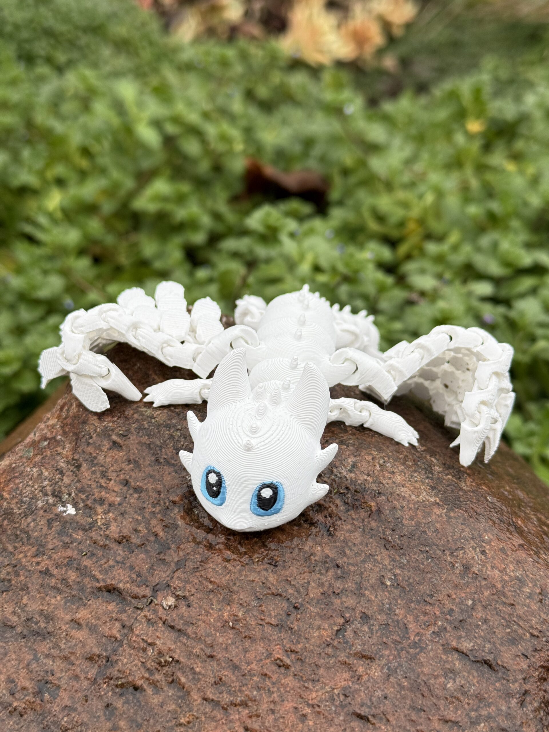 Biała Furia 3D – przegubowa figurka inspirowana „Jak wytresować smoka” - obrazek 5