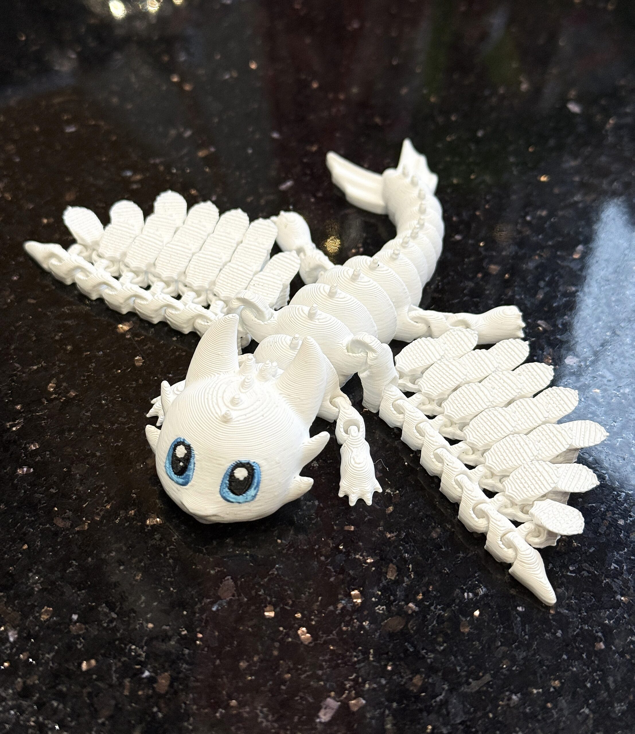 Biała Furia 3D – przegubowa figurka inspirowana „Jak wytresować smoka” - obrazek 11