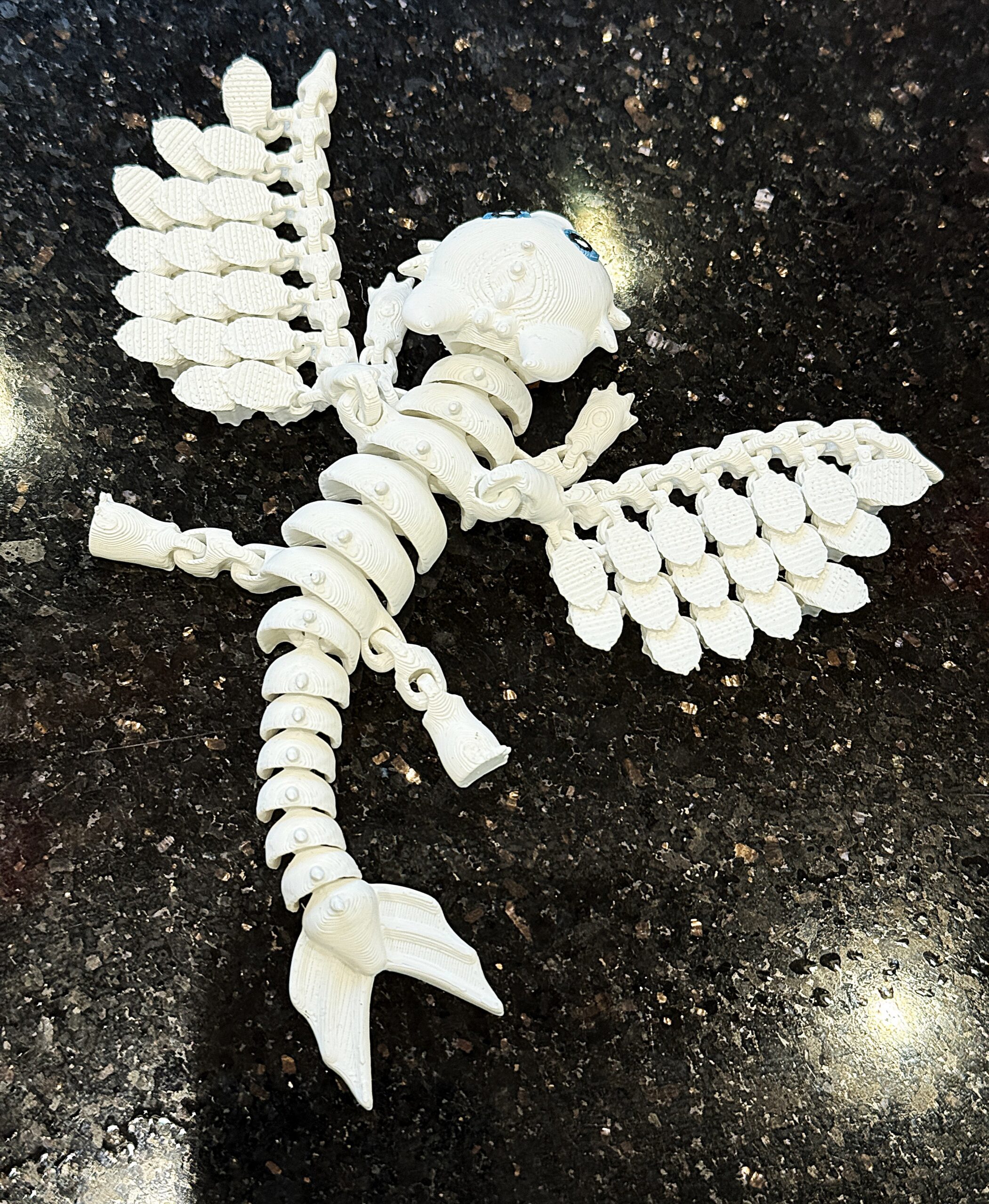 Biała Furia 3D – przegubowa figurka inspirowana „Jak wytresować smoka” - obrazek 12