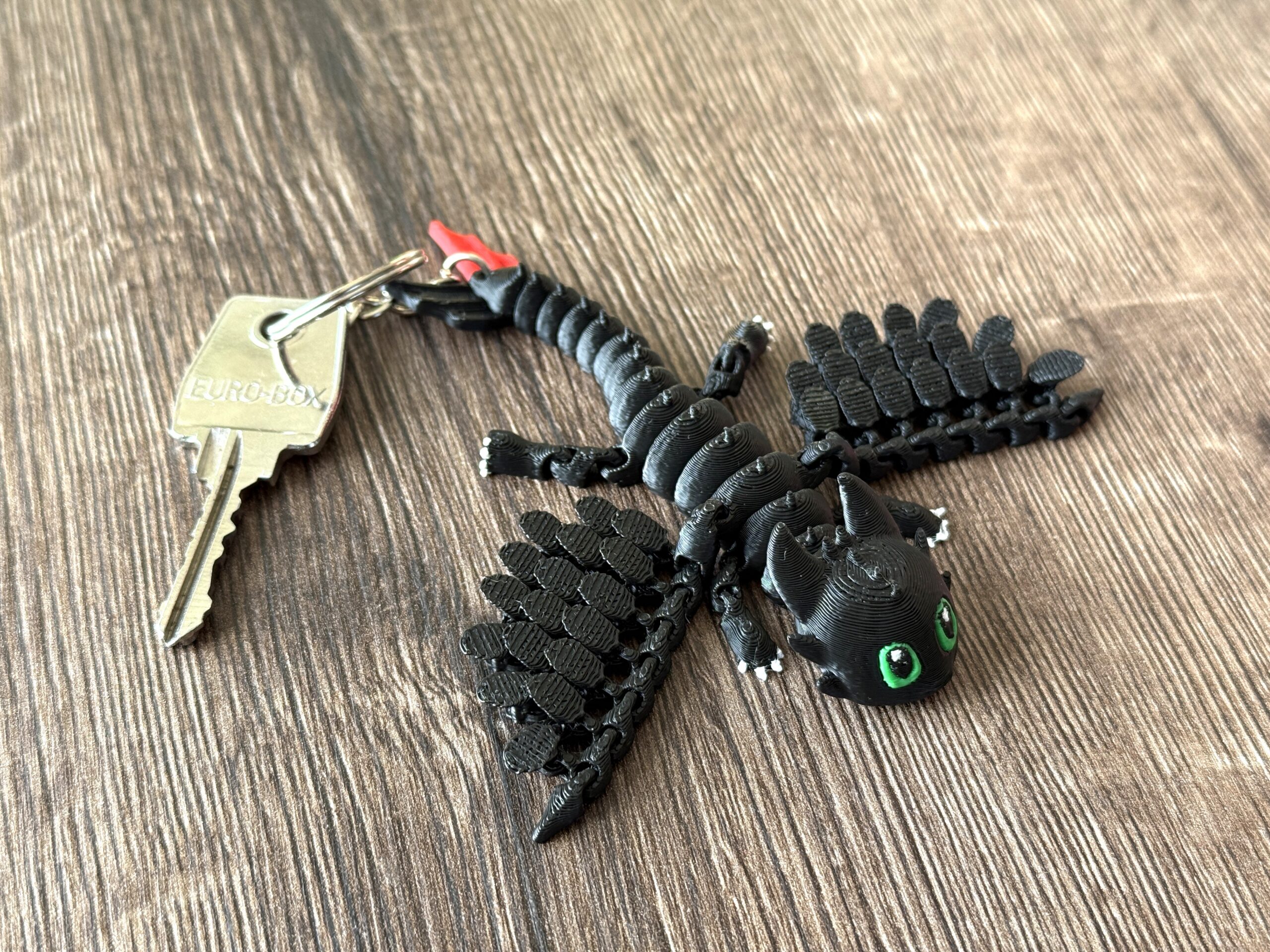 Szczerbatek 3D ruchomy Brelok – Nocna Furia z „Jak wytresować smoka” - obrazek 3