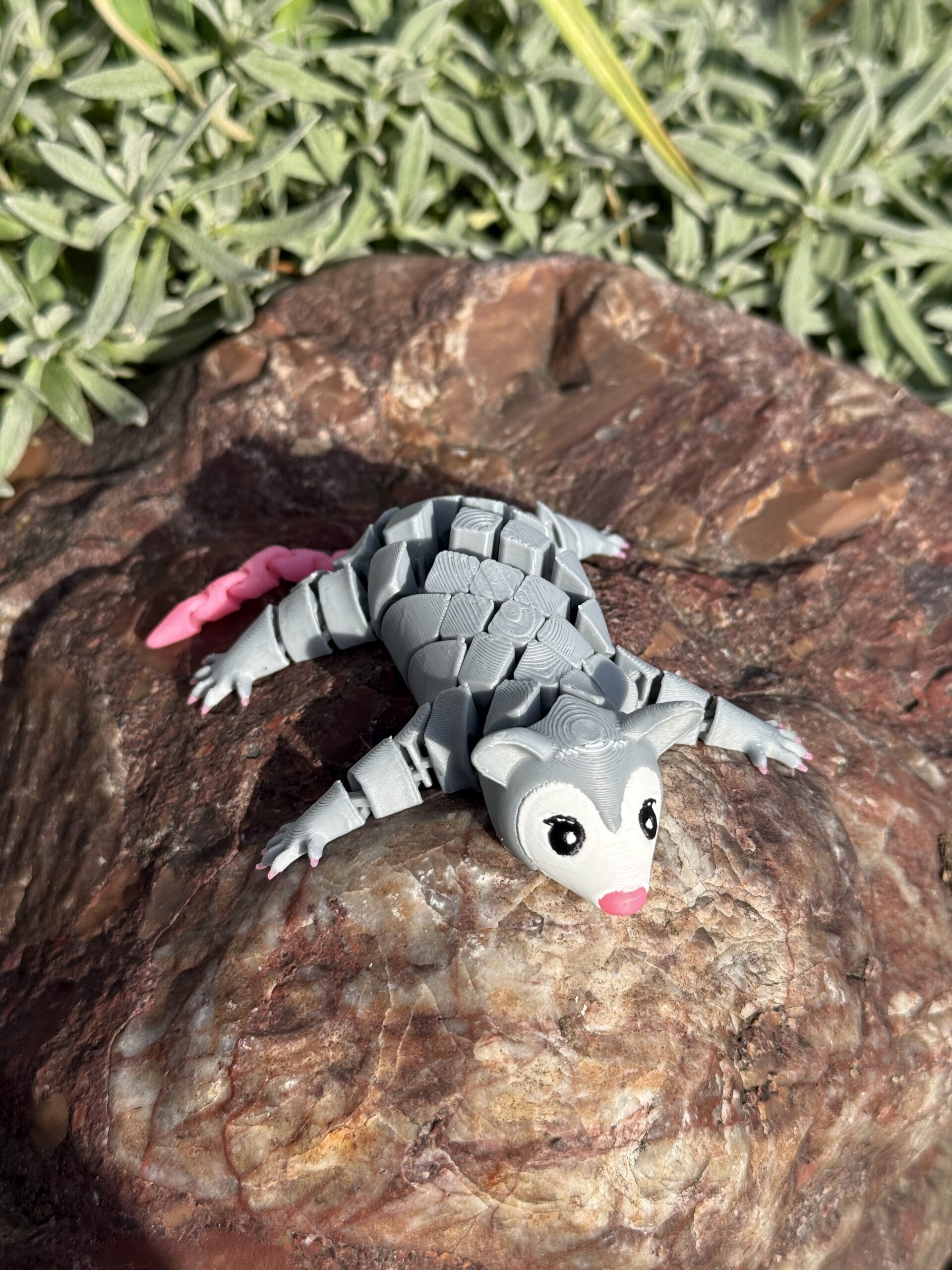 Słodki segmentowy Opos 3D – elastyczna figurka 3D pełna uroku, zabawka - obrazek 2