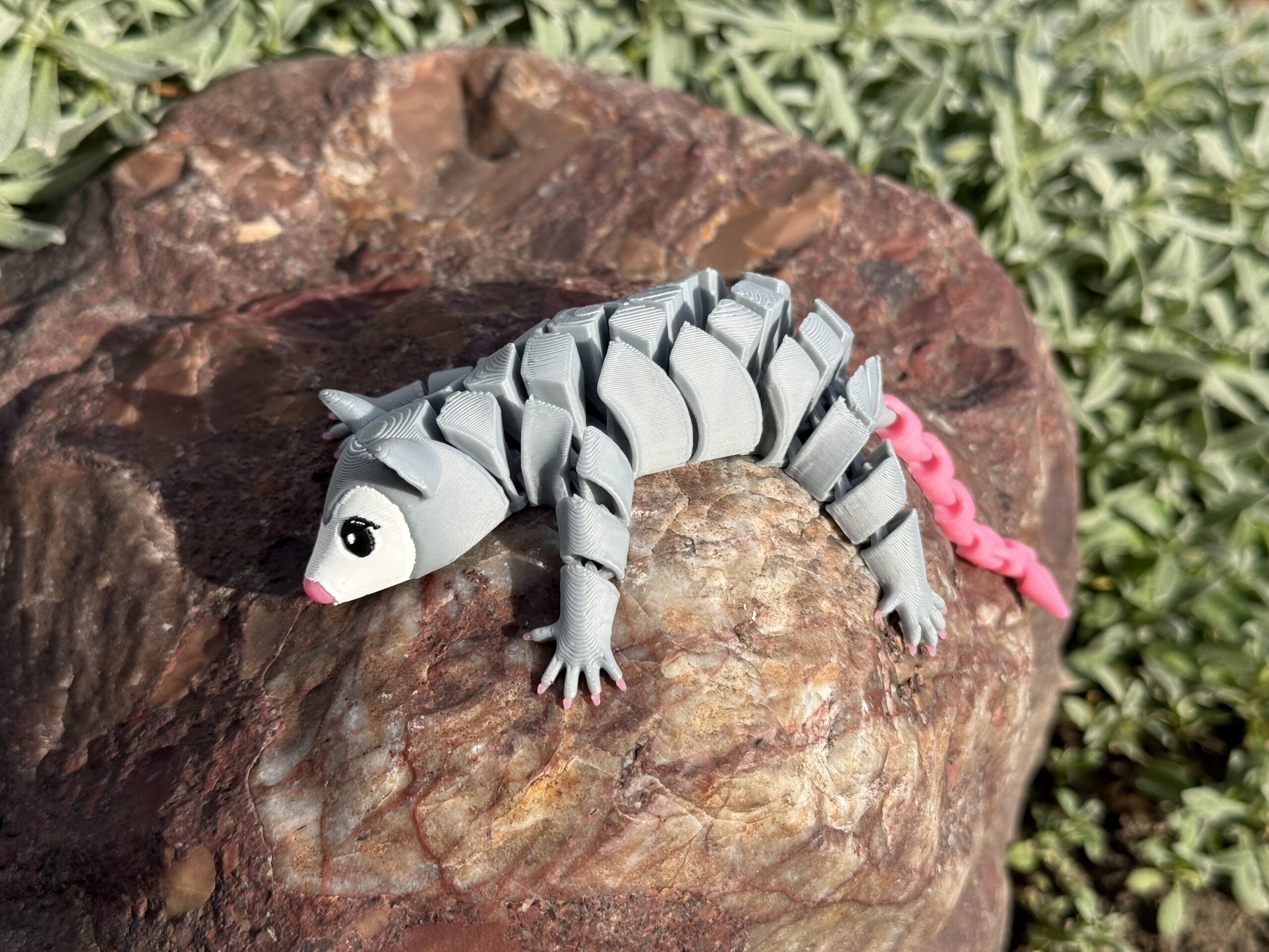 Słodki segmentowy Opos 3D – elastyczna figurka 3D pełna uroku, zabawka - obrazek 3