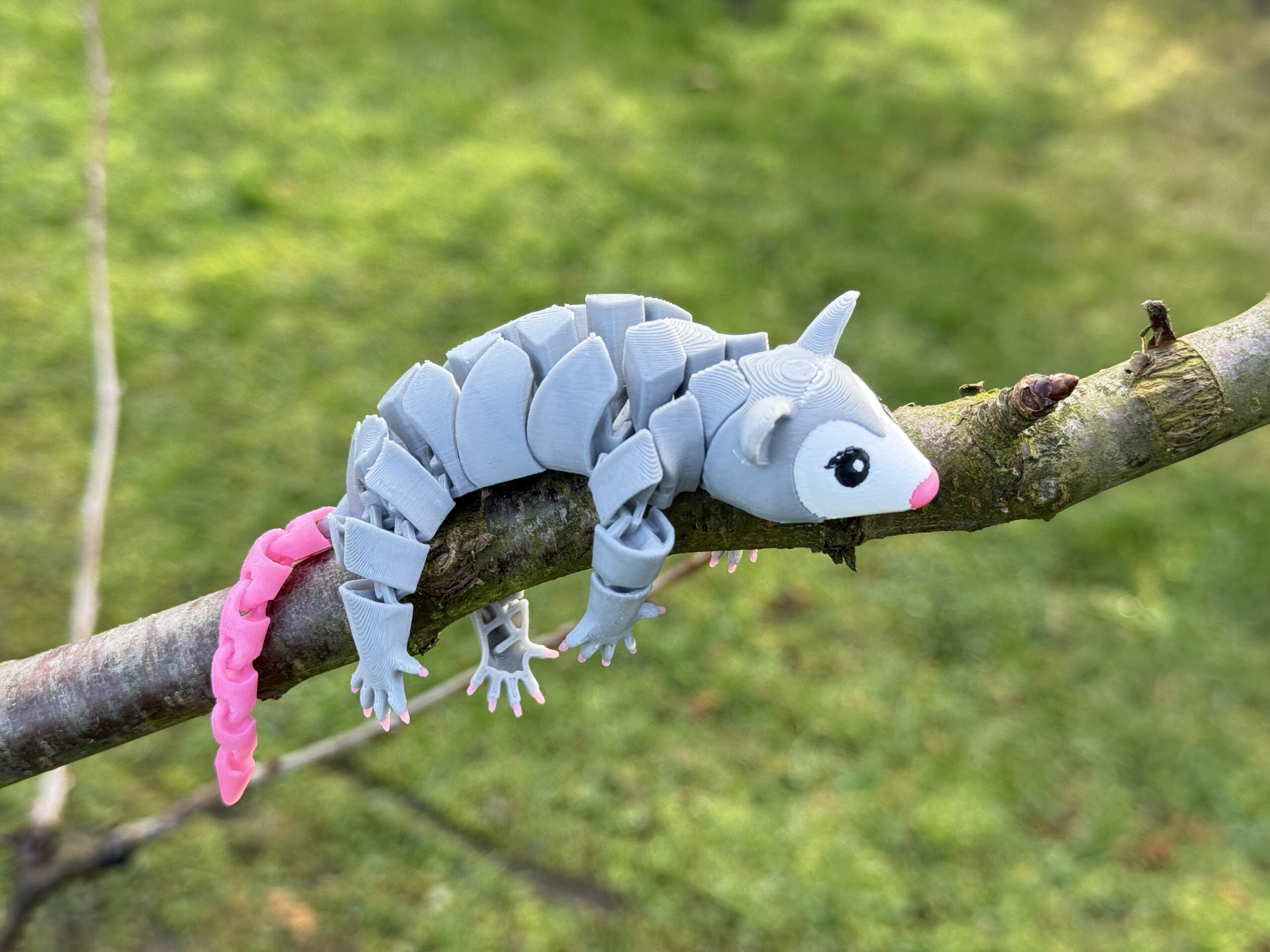 Słodki segmentowy Opos 3D – elastyczna figurka 3D pełna uroku, zabawka - obrazek 7