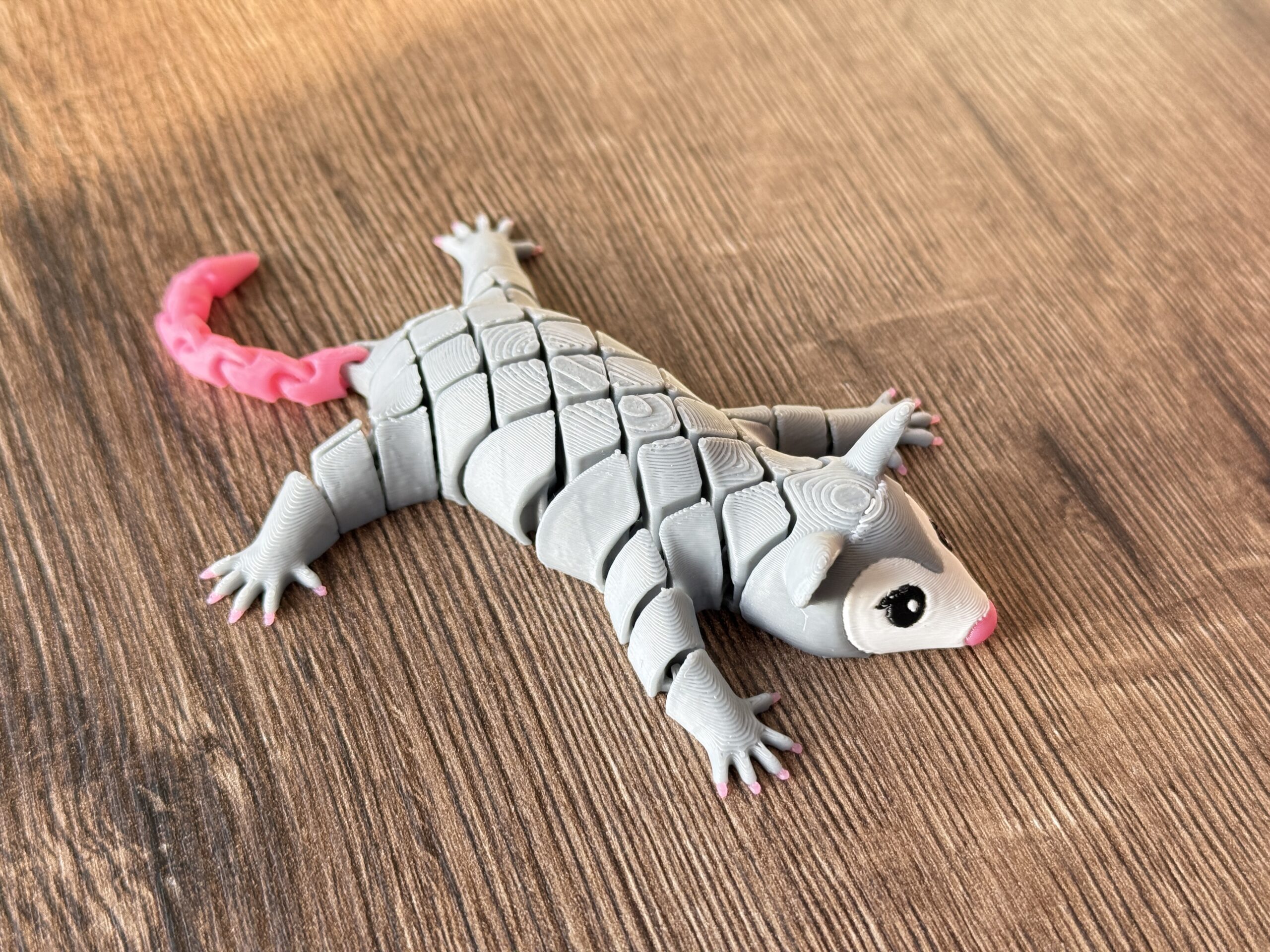 Słodki segmentowy Opos 3D – elastyczna figurka 3D pełna uroku, zabawka - obrazek 12