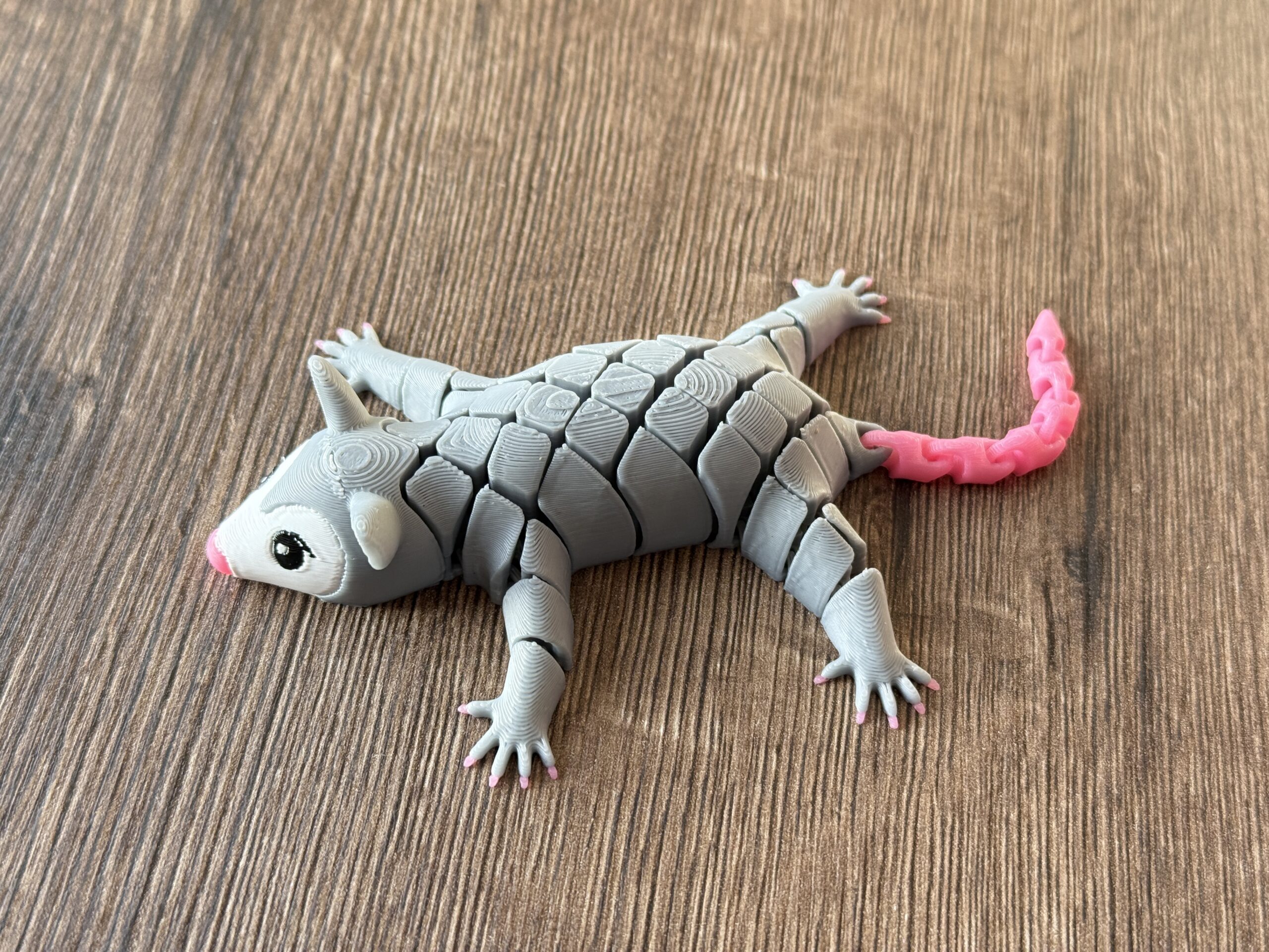 Słodki segmentowy Opos 3D – elastyczna figurka 3D pełna uroku, zabawka - obrazek 13