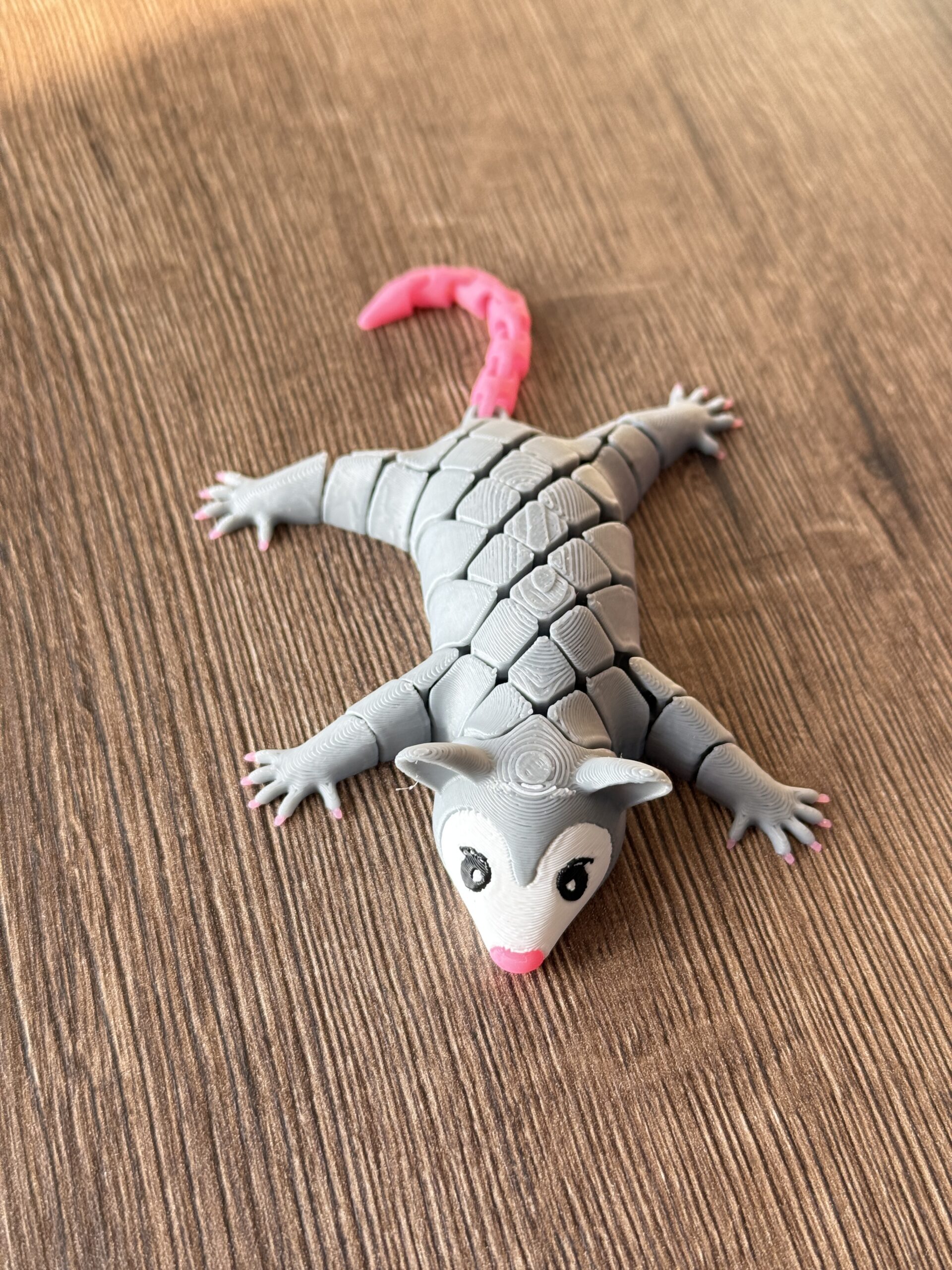 Słodki segmentowy Opos 3D – elastyczna figurka 3D pełna uroku, zabawka - obrazek 14