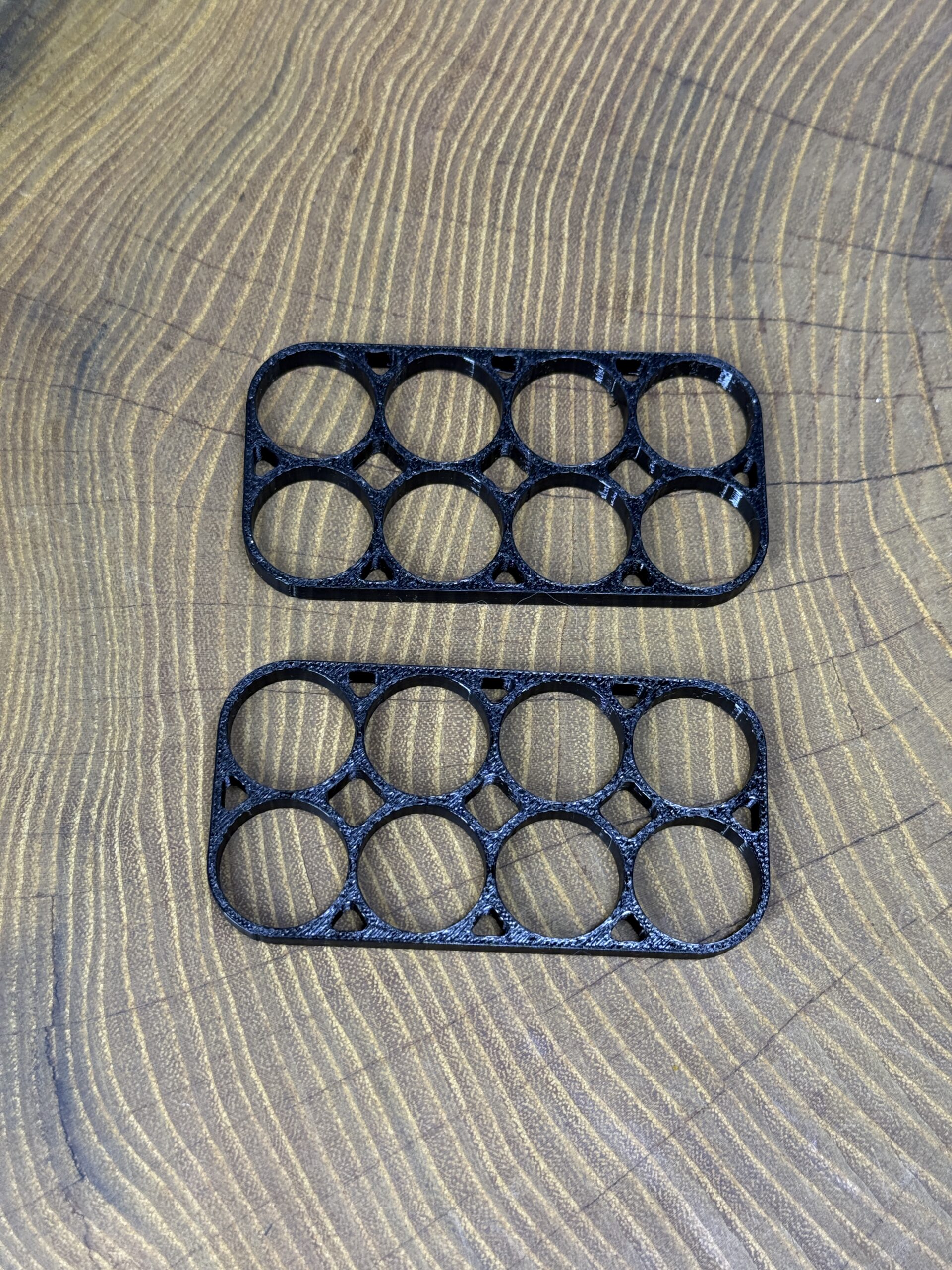 Uchwyt / koszyk na ogniwa 21700 – solidny i precyzyjny element, 2x4 - obrazek 3