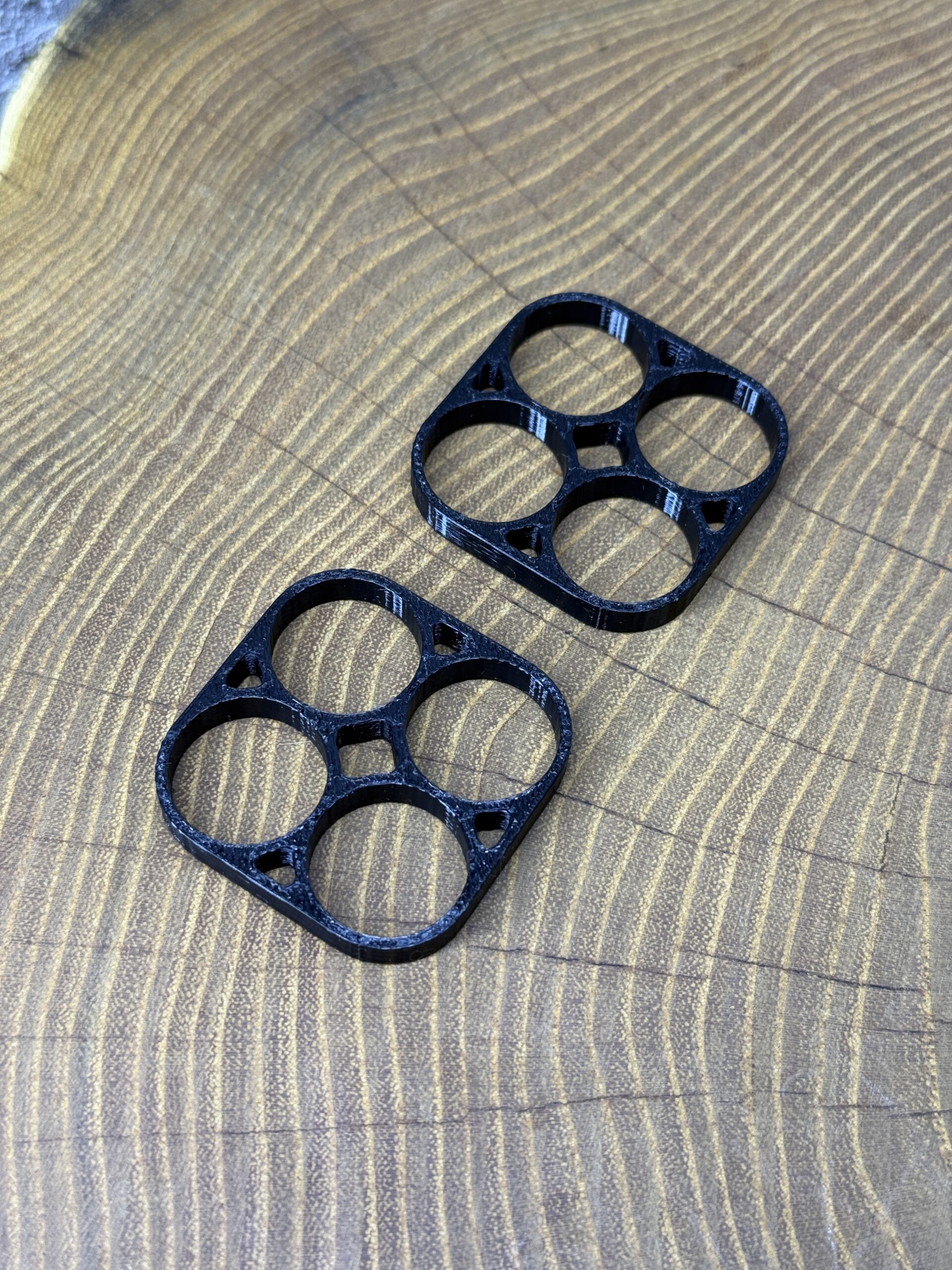 Uchwyt / koszyk na ogniwa 21700 – solidny i precyzyjny element, 2x2 - obrazek 2