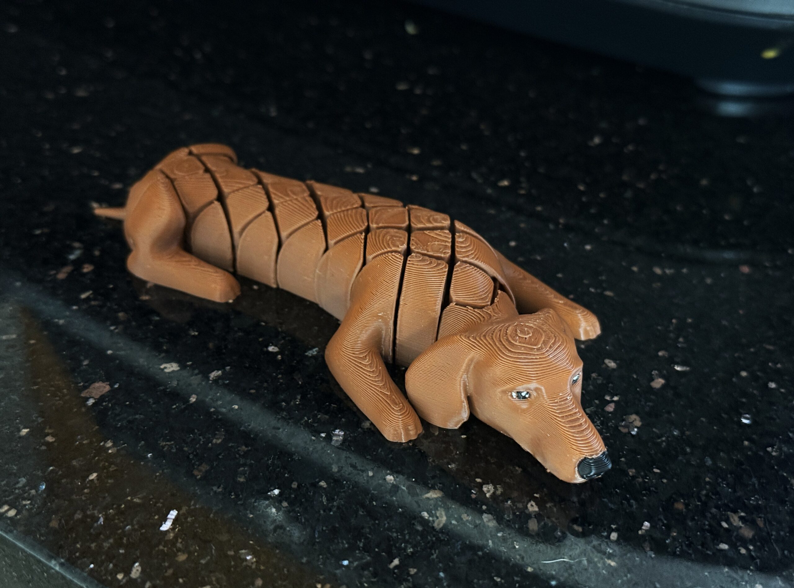 Jamnik 3D – Segmentowa figurka, piesek z charakterem, zabawka, prezent - obrazek 5