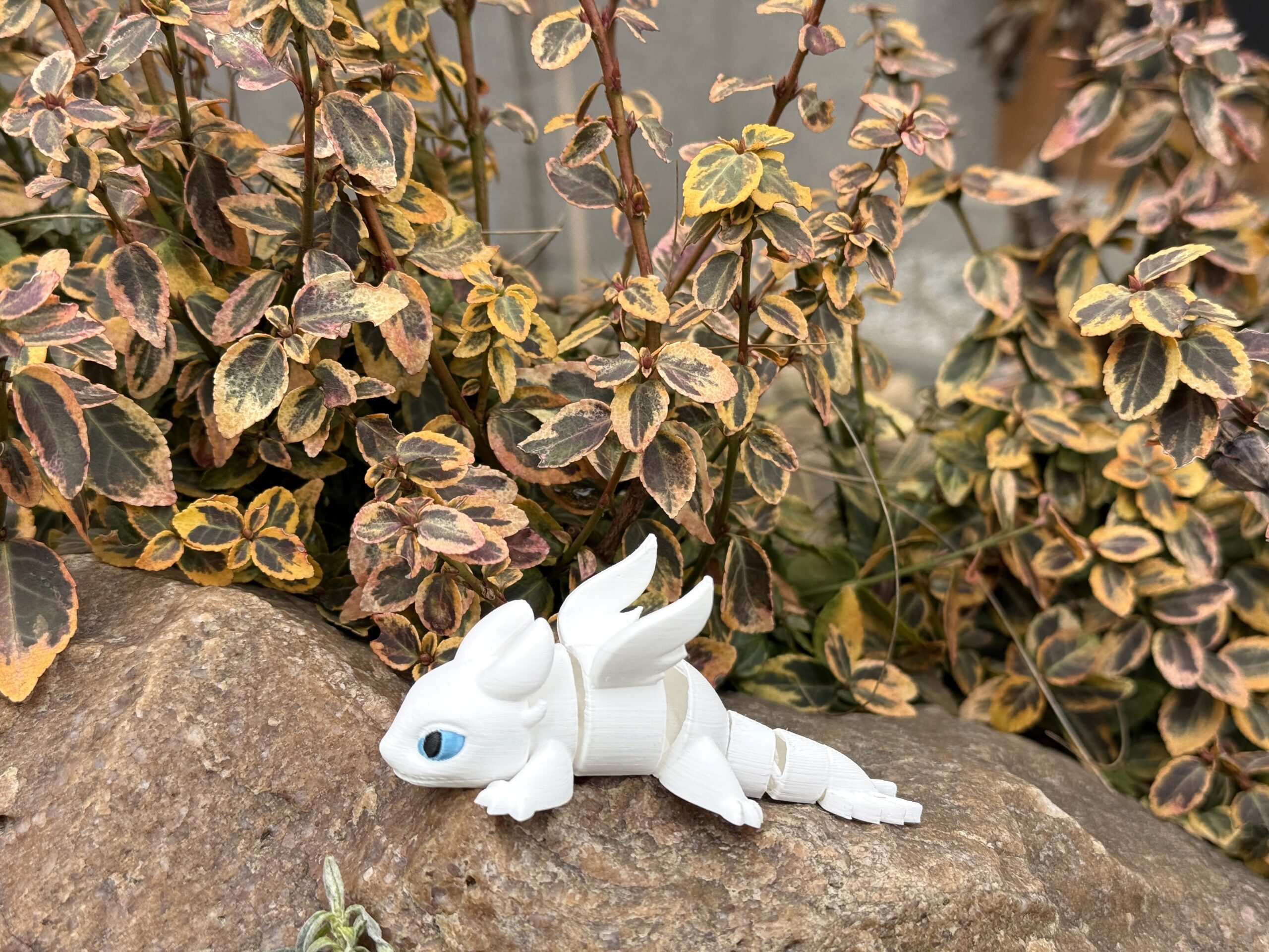 Biała Furia 3D – przegubowa figurka inspirowana „Jak wytresować smoka” - obrazek 11