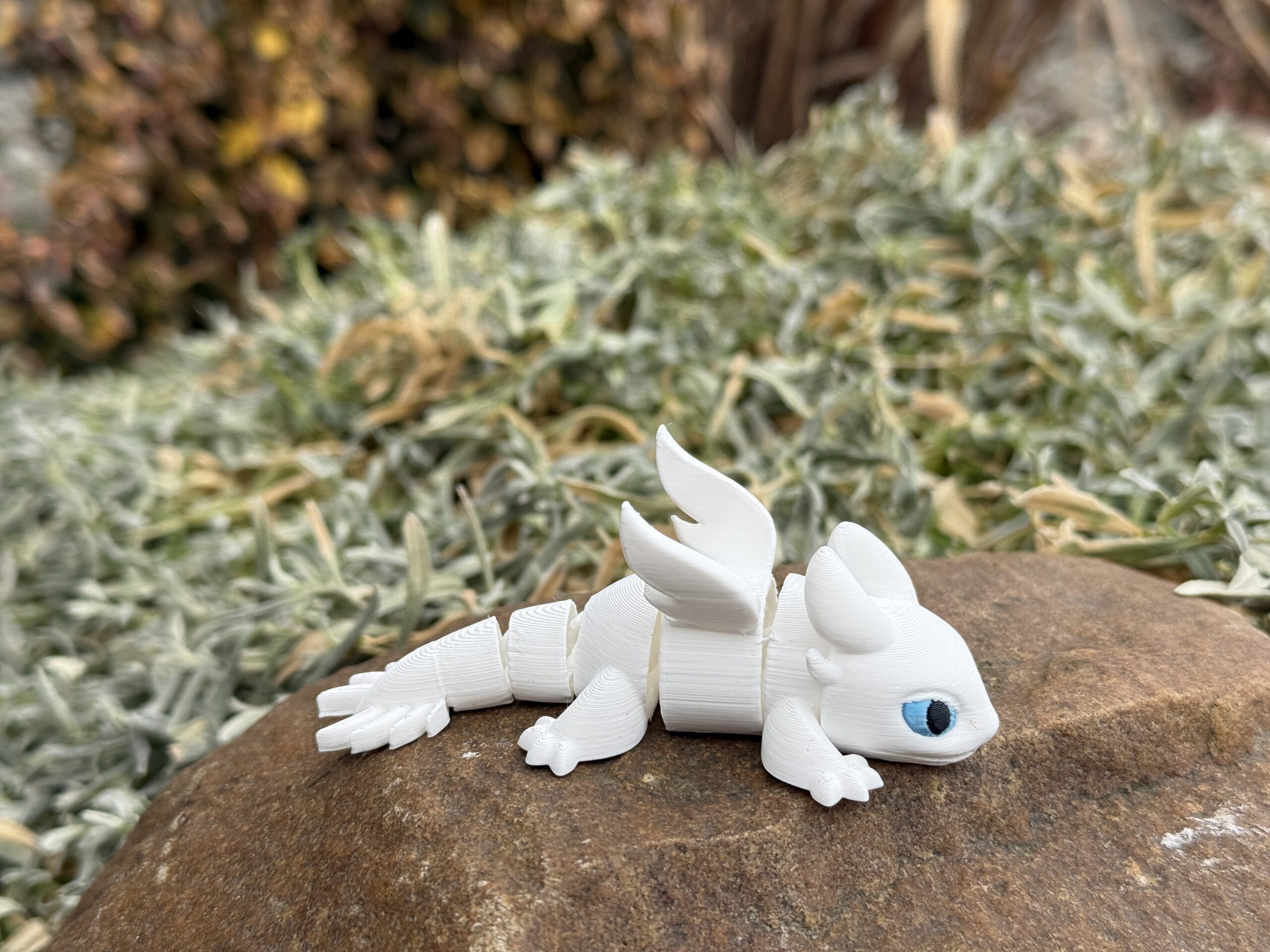 Biała Furia 3D – przegubowa figurka inspirowana „Jak wytresować smoka” - obrazek 7