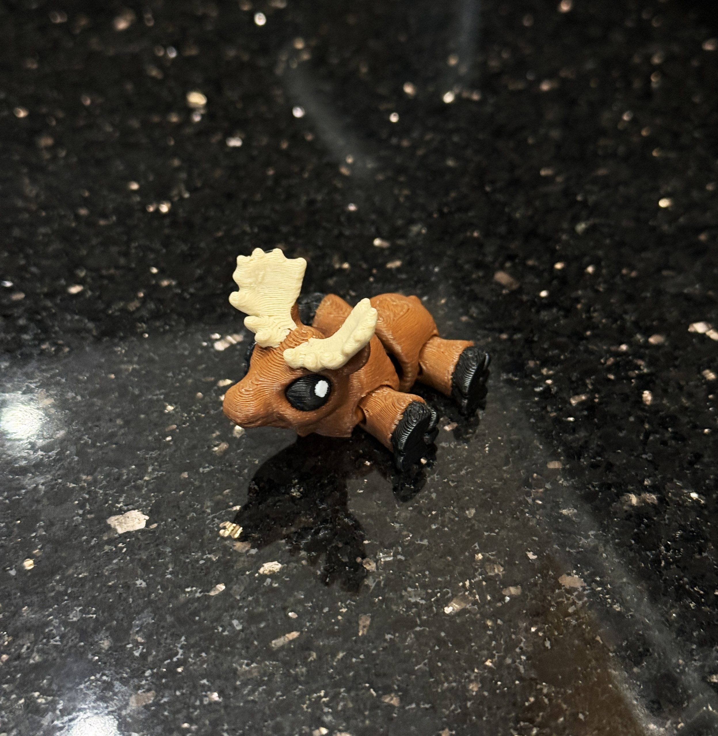 Słodki Łoś Minimals 3D – ruchoma mini figurka, kolekcja, zabawka - obrazek 8