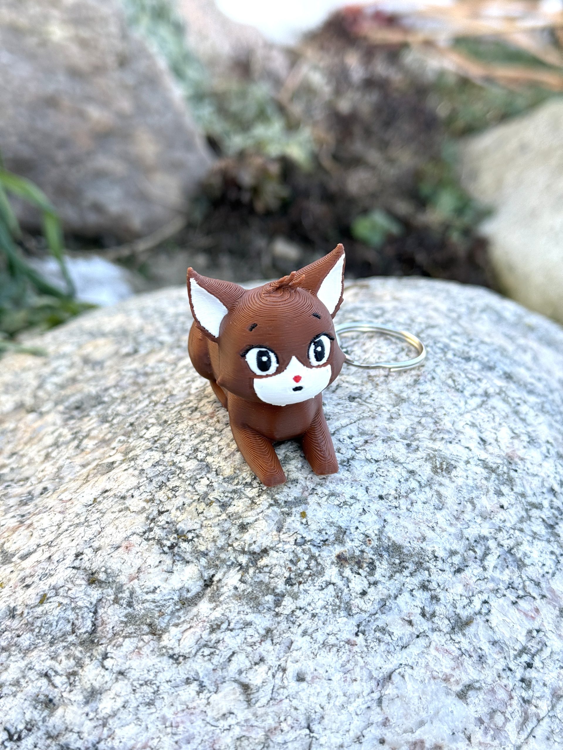 Kotek, kot leżący na brzuchu 3D – brelok mini figurka, zabawka, prezent - obrazek 8